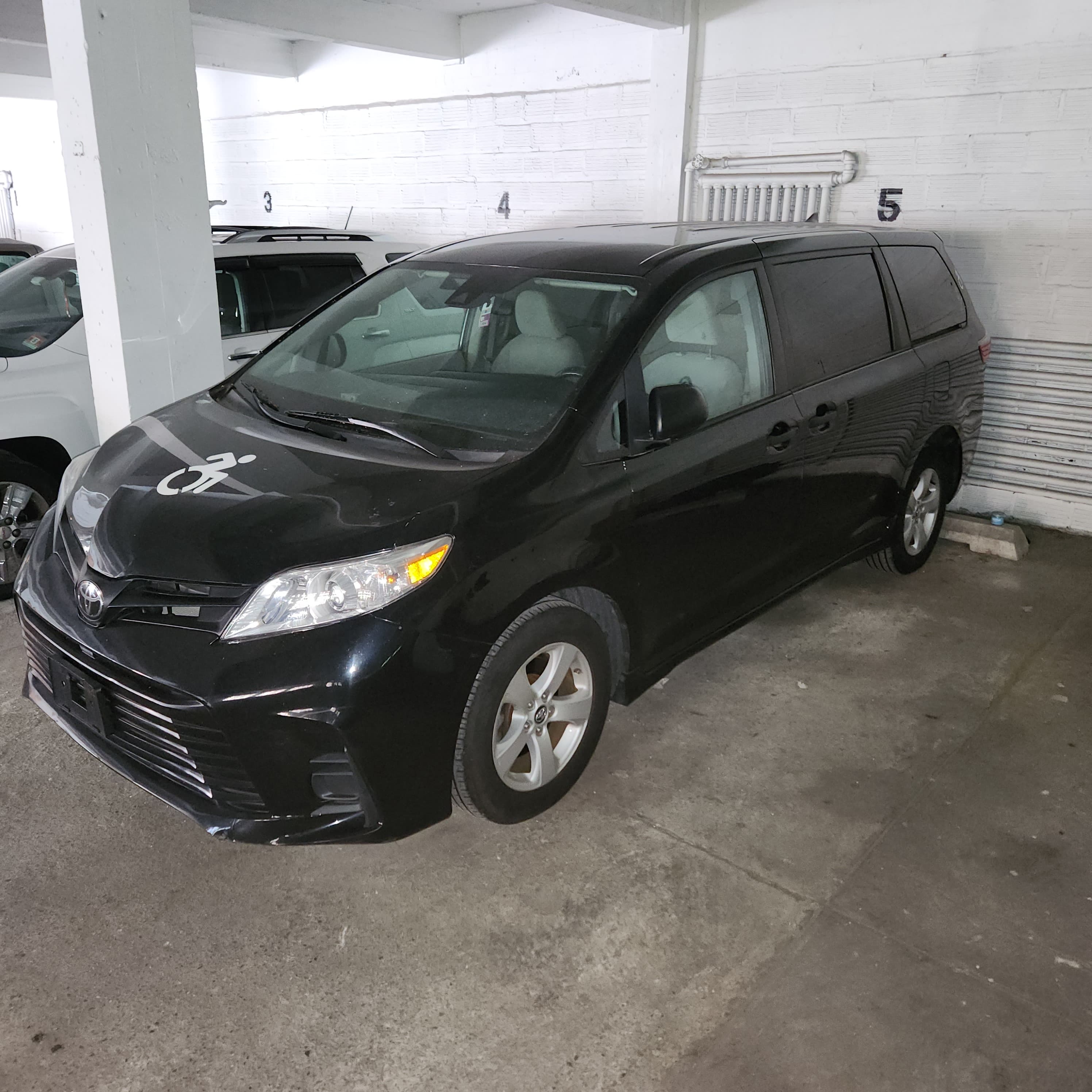 2020 Toyota Sienna - Image 1